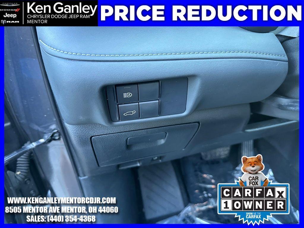 used 2021 Toyota Highlander car, priced at $32,500