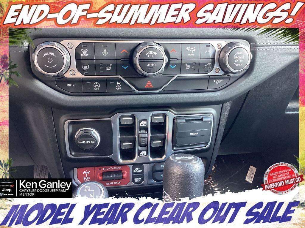 new 2025 Jeep Wrangler car, priced at $53,156