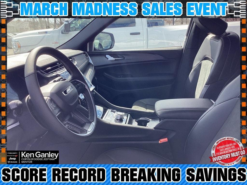 new 2025 Jeep Grand Cherokee L car, priced at $45,885