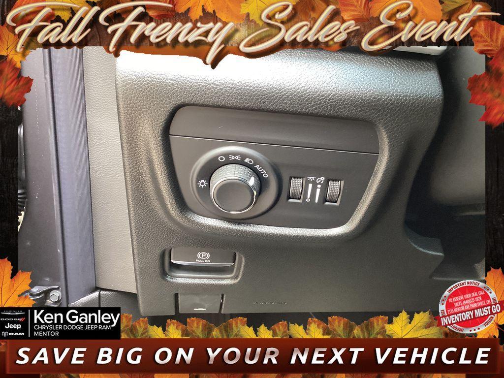 new 2025 Jeep Grand Cherokee car, priced at $37,577