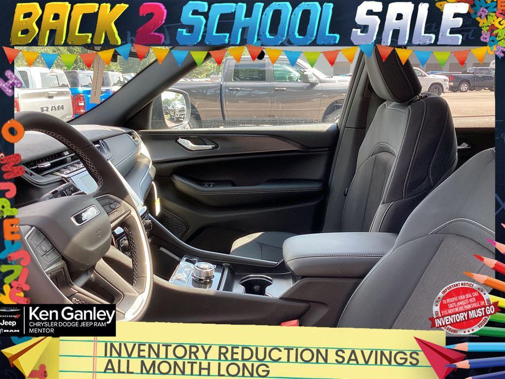 new 2025 Jeep Grand Cherokee car, priced at $39,909