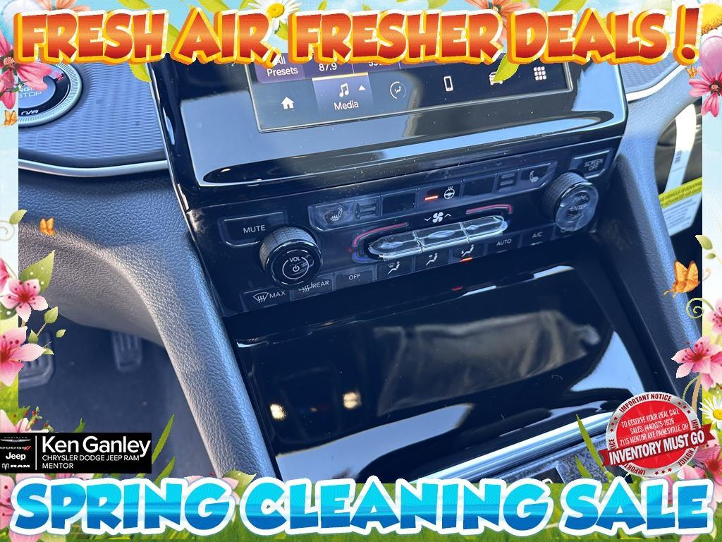 new 2025 Jeep Grand Cherokee car, priced at $39,958