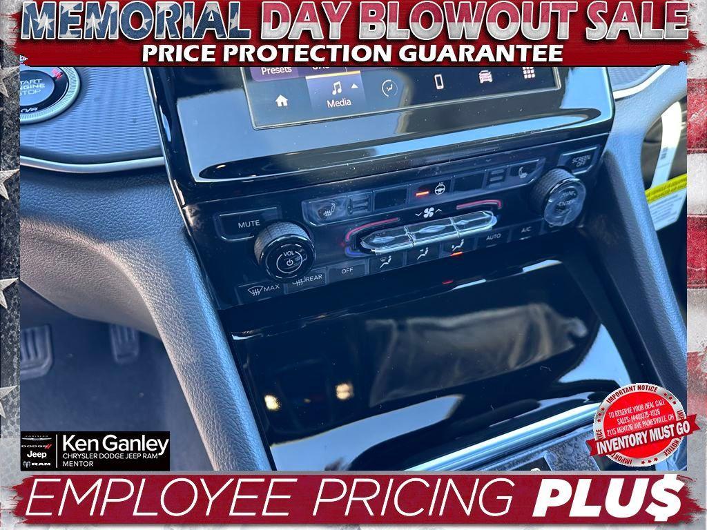 new 2025 Jeep Grand Cherokee car, priced at $41,255