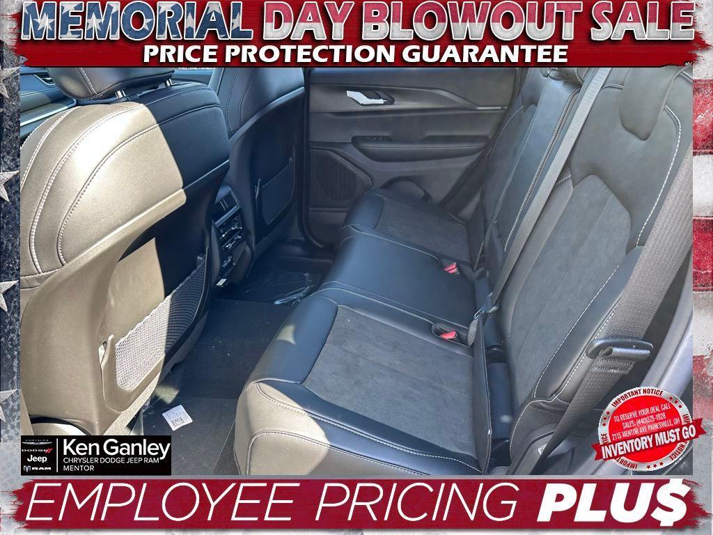 new 2025 Jeep Grand Cherokee car, priced at $41,255