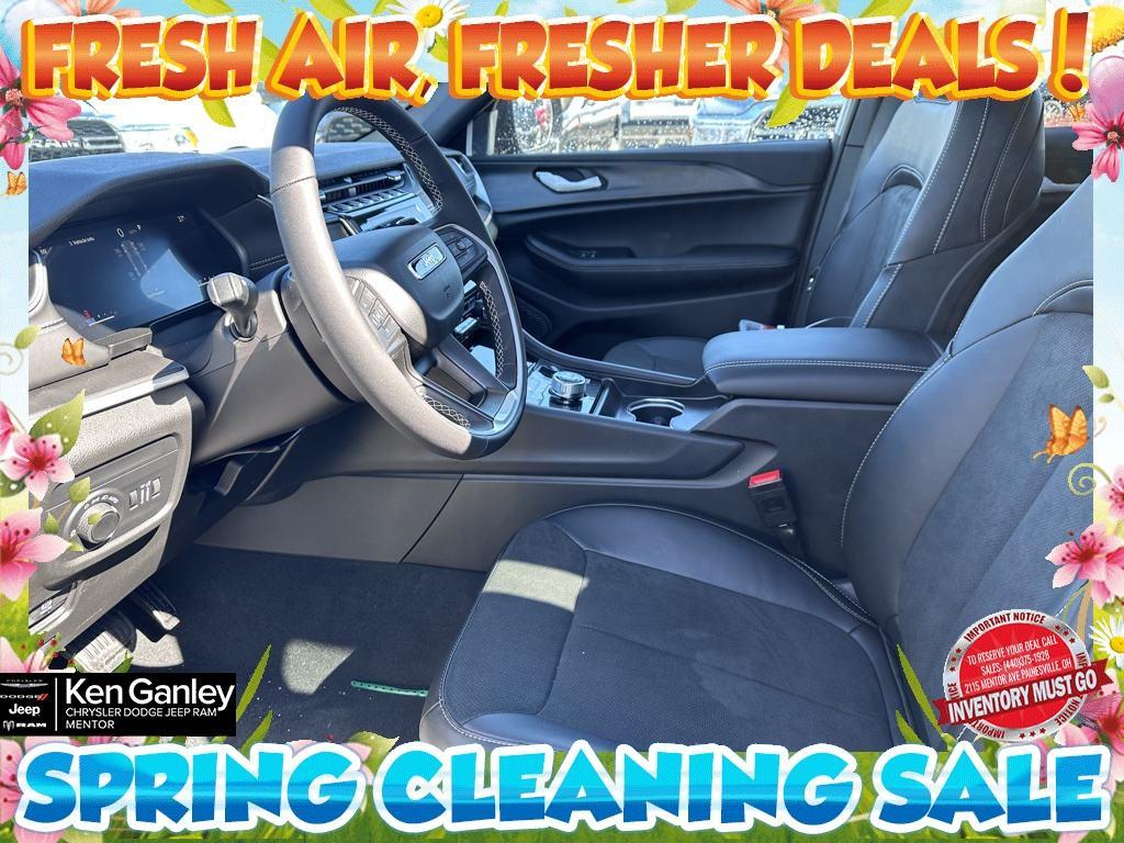 new 2025 Jeep Grand Cherokee car, priced at $39,958
