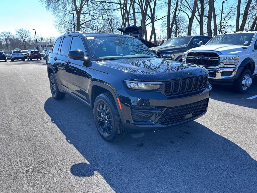 new 2025 Jeep Grand Cherokee car, priced at $39,958