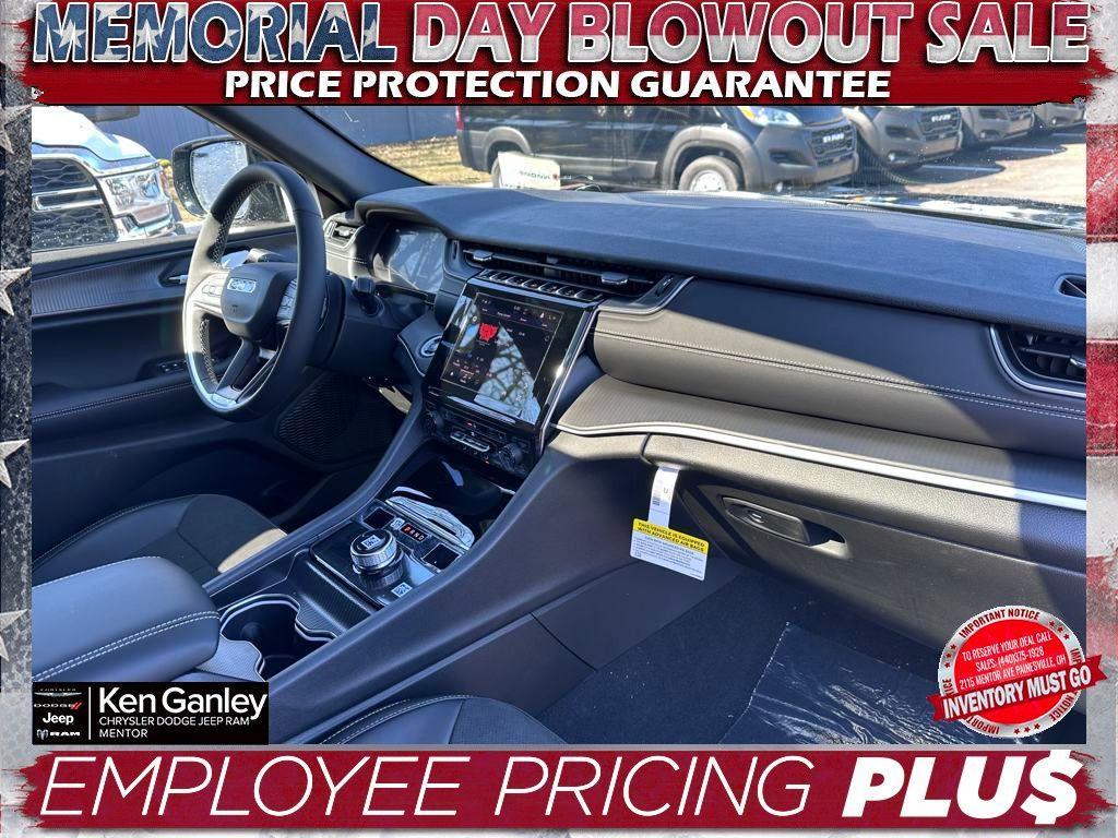 new 2025 Jeep Grand Cherokee car, priced at $41,255