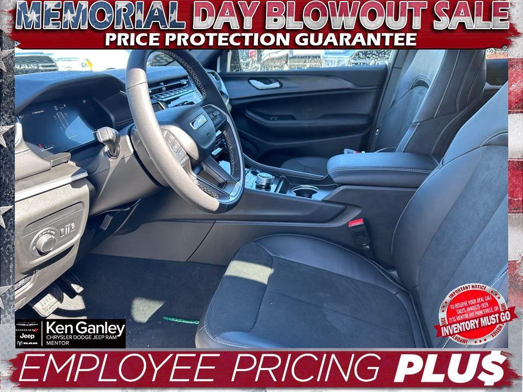 new 2025 Jeep Grand Cherokee car, priced at $41,255
