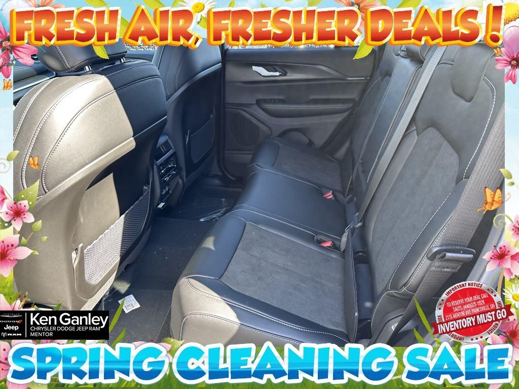 new 2025 Jeep Grand Cherokee car, priced at $39,958