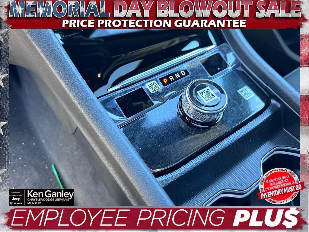 new 2025 Jeep Grand Cherokee car, priced at $41,255