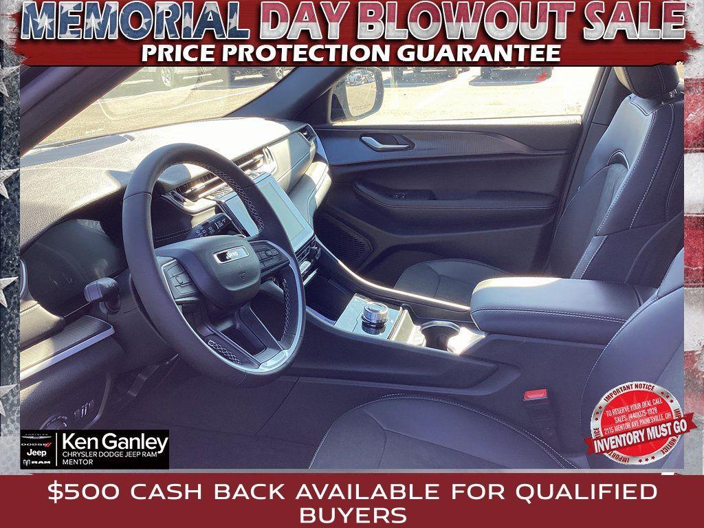 new 2025 Jeep Grand Cherokee car, priced at $42,250
