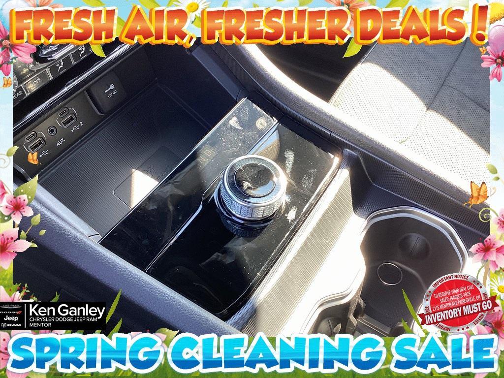 new 2025 Jeep Grand Cherokee car, priced at $40,854