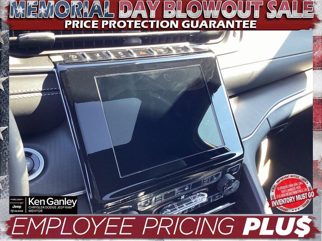 new 2025 Jeep Grand Cherokee car, priced at $42,250