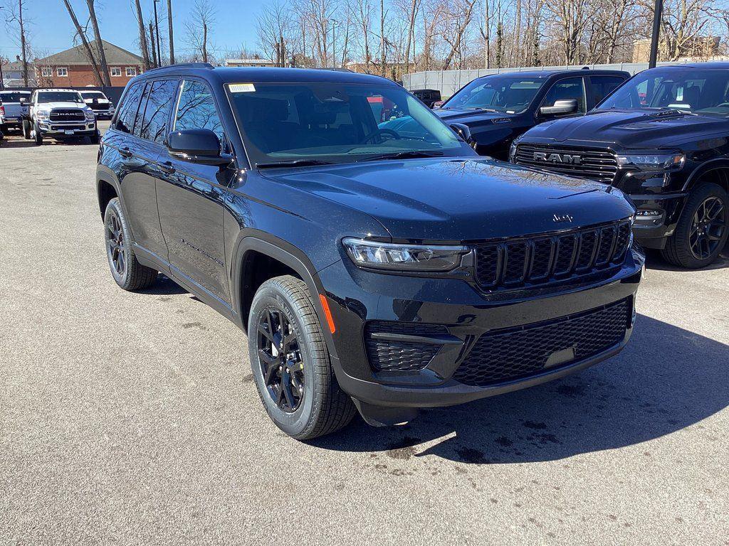 new 2025 Jeep Grand Cherokee car, priced at $42,250