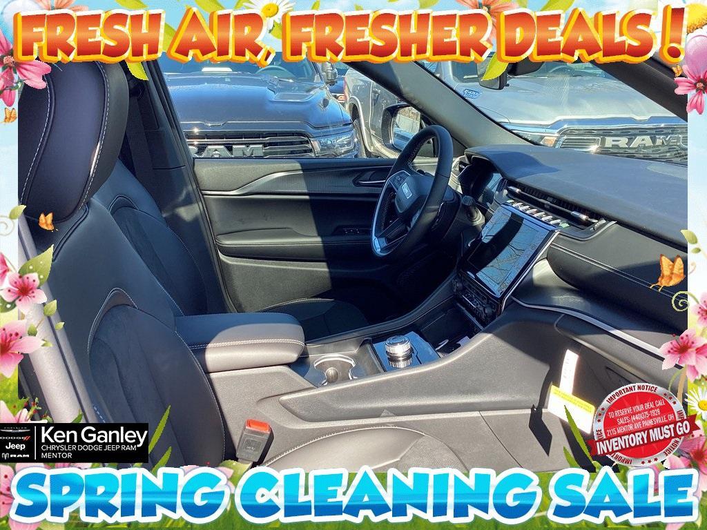 new 2025 Jeep Grand Cherokee car, priced at $40,854