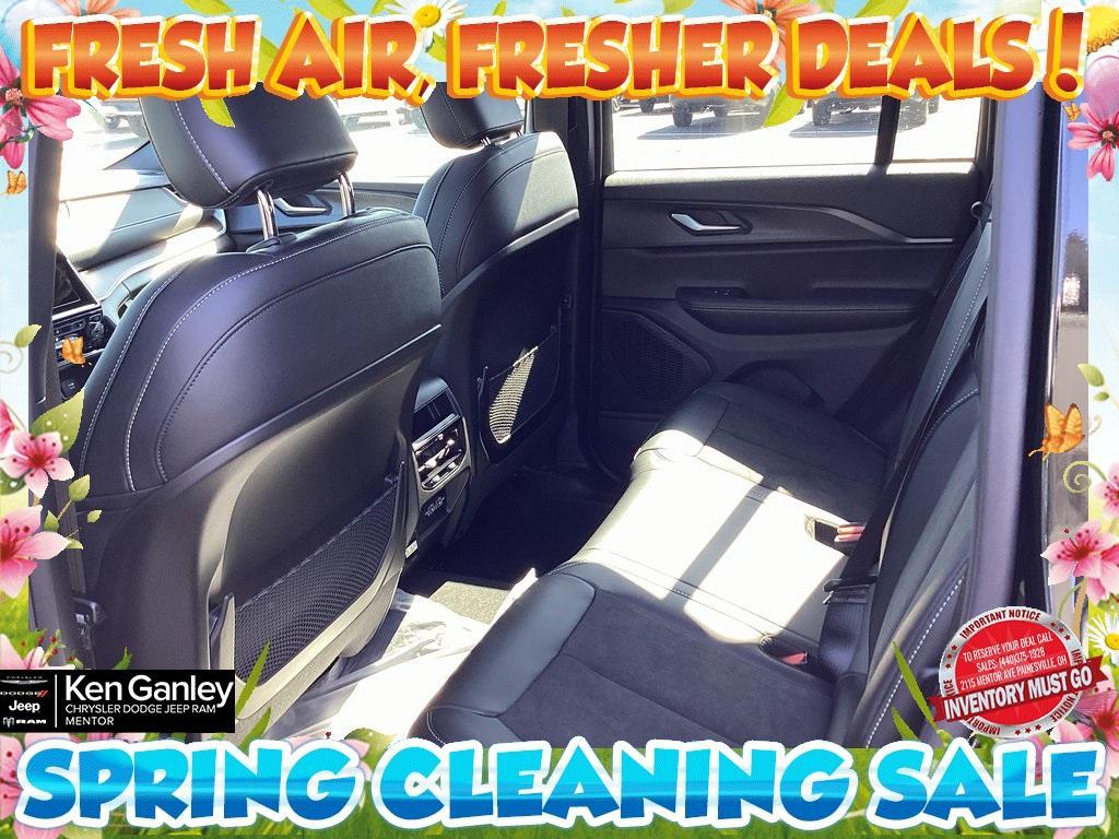 new 2025 Jeep Grand Cherokee car, priced at $40,854