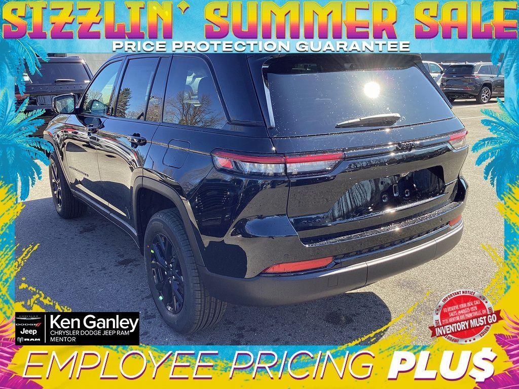 new 2025 Jeep Grand Cherokee car, priced at $42,250