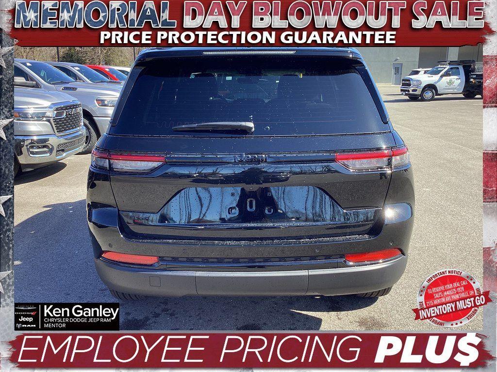 new 2025 Jeep Grand Cherokee car, priced at $42,250