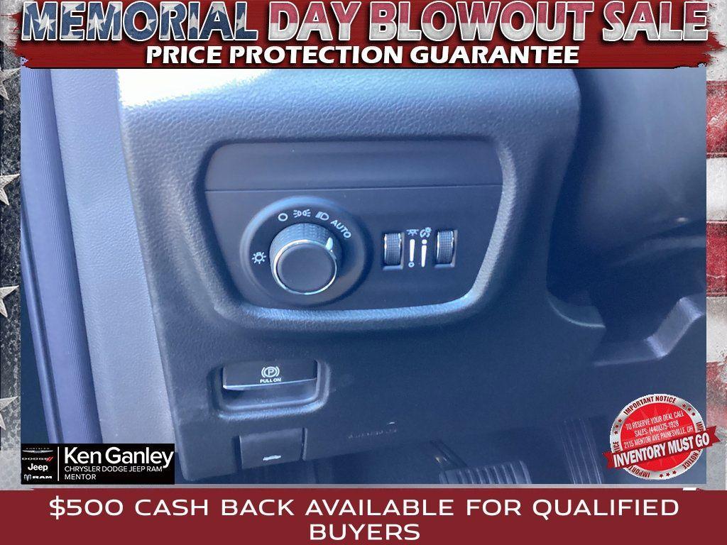 new 2025 Jeep Grand Cherokee car, priced at $42,250