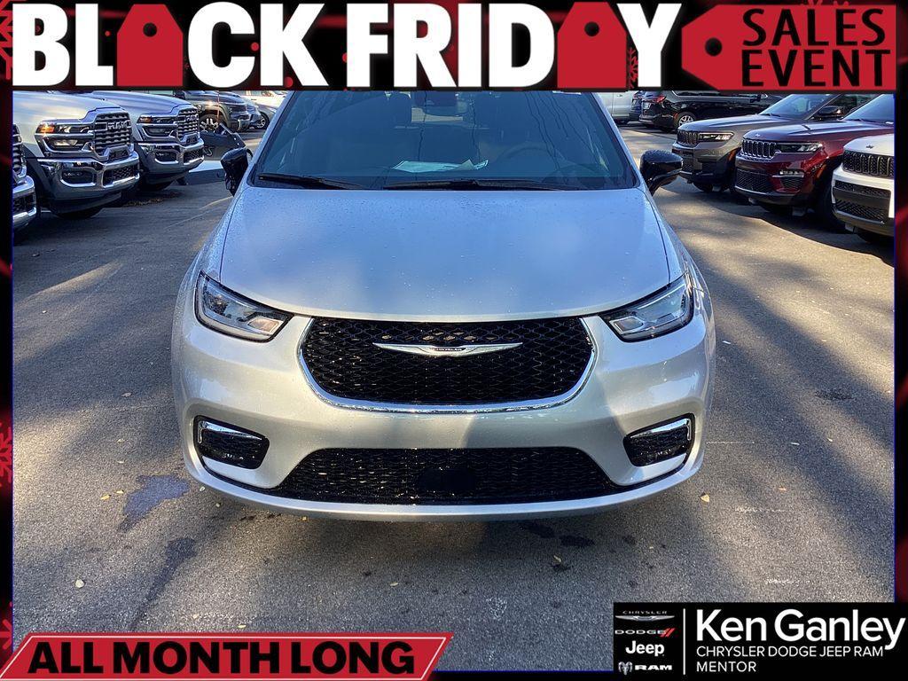 new 2026 Chrysler Pacifica car, priced at $44,843