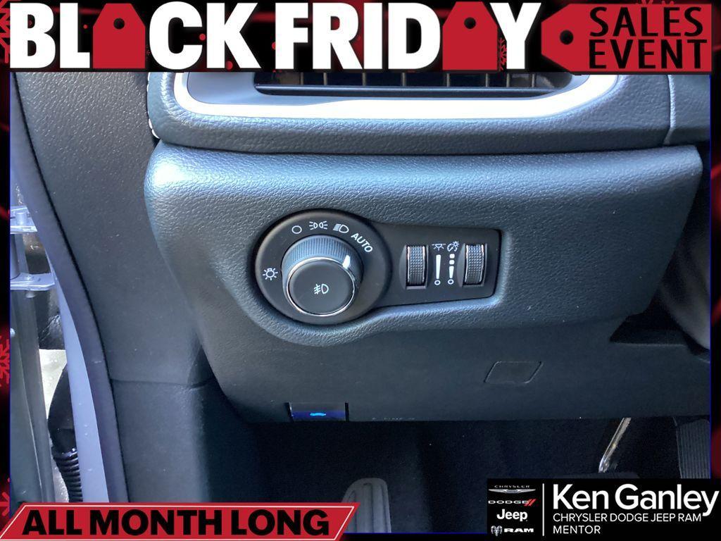 new 2026 Chrysler Pacifica car, priced at $44,843