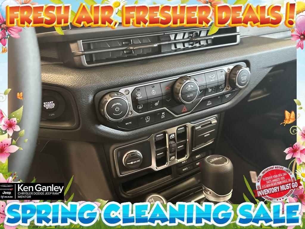 new 2025 Jeep Gladiator car, priced at $43,513
