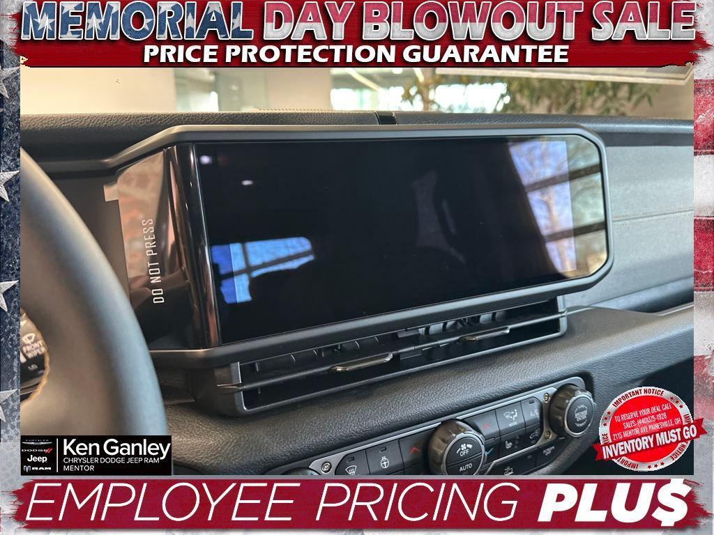 new 2025 Jeep Gladiator car, priced at $44,063