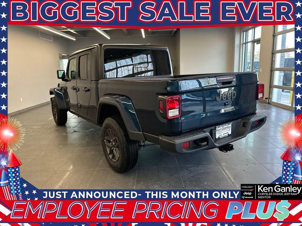new 2025 Jeep Gladiator car, priced at $44,063