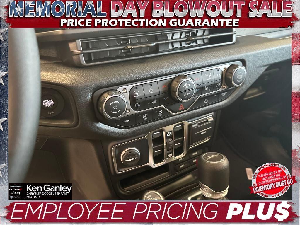 new 2025 Jeep Gladiator car, priced at $44,063