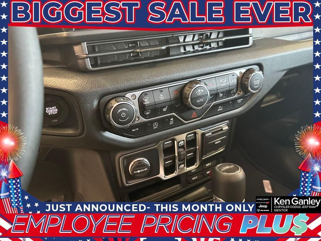new 2025 Jeep Gladiator car, priced at $44,063
