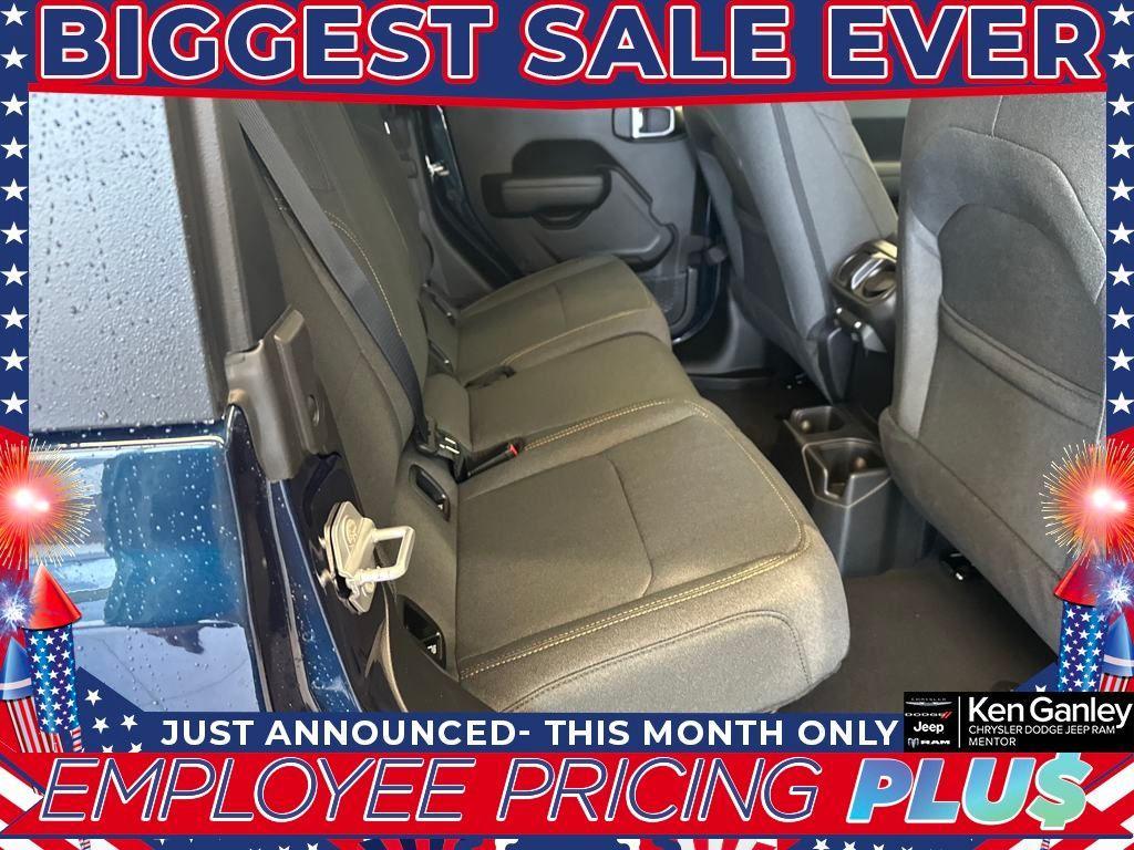 new 2025 Jeep Gladiator car, priced at $44,063