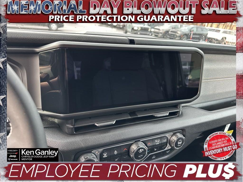 new 2025 Jeep Wrangler car, priced at $43,093