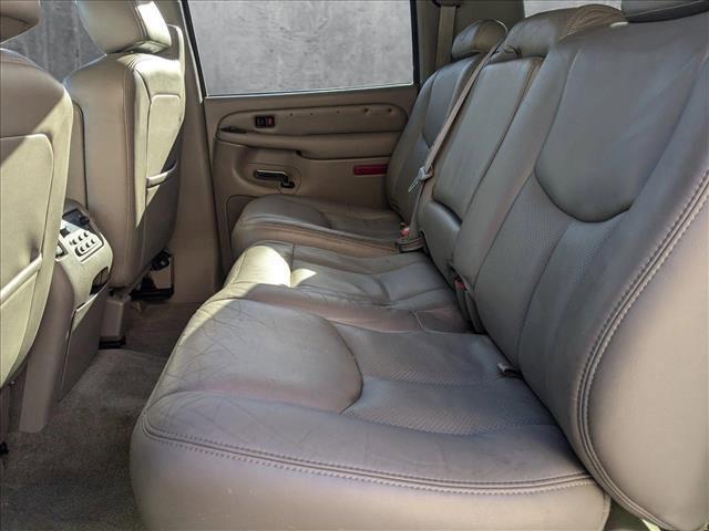 used 2006 Cadillac Escalade ESV car, priced at $11,998