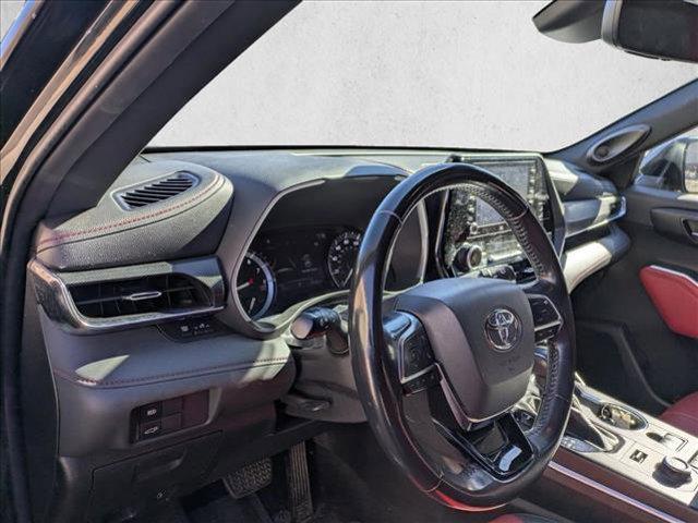 used 2021 Toyota Highlander car, priced at $29,000