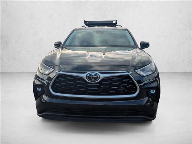 used 2022 Toyota Highlander car, priced at $25,000