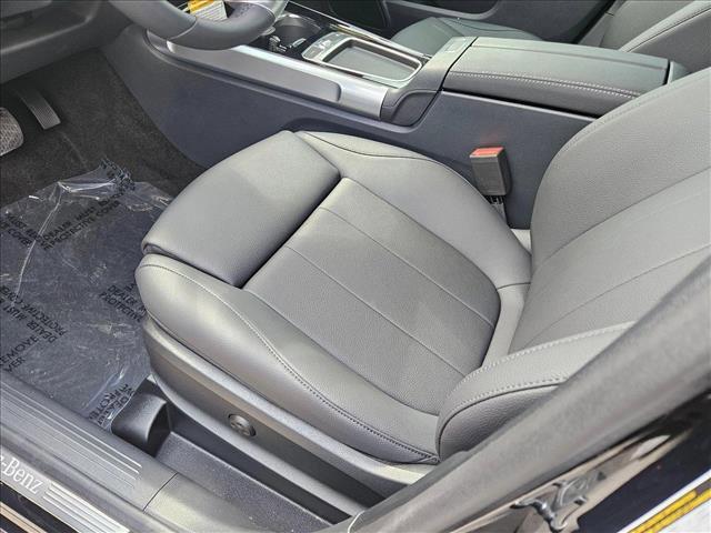 new 2024 Mercedes-Benz GLB 250 car, priced at $49,815