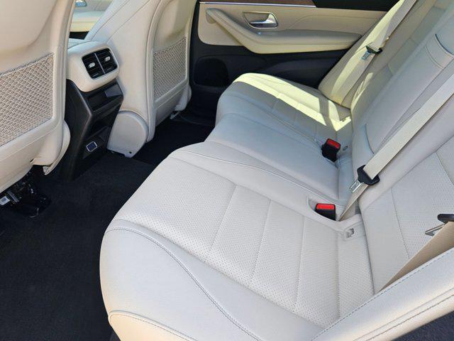 new 2025 Mercedes-Benz GLE 450 car, priced at $73,745