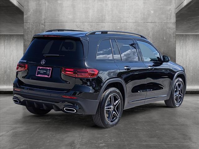 new 2024 Mercedes-Benz GLB 250 car, priced at $52,625