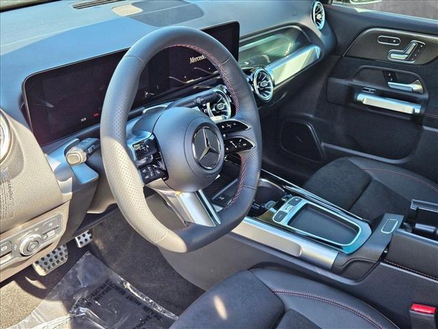 new 2024 Mercedes-Benz GLB 250 car, priced at $53,075