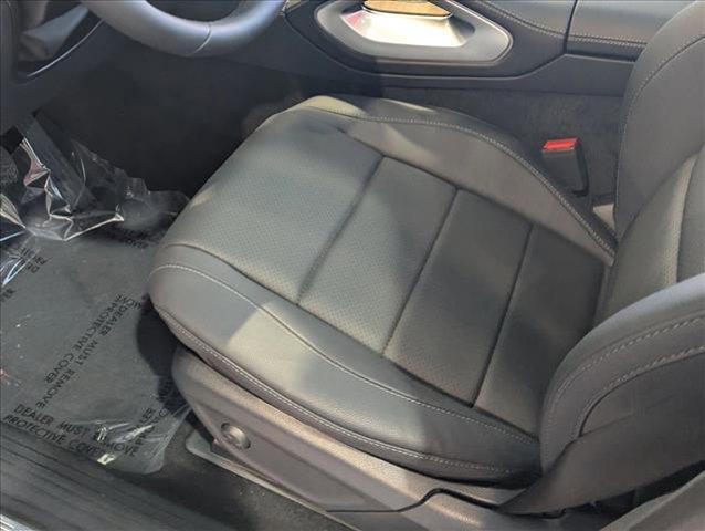 new 2025 Mercedes-Benz GLE 450 car, priced at $75,795