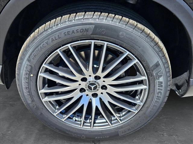 new 2025 Mercedes-Benz GLC 300 car, priced at $52,915