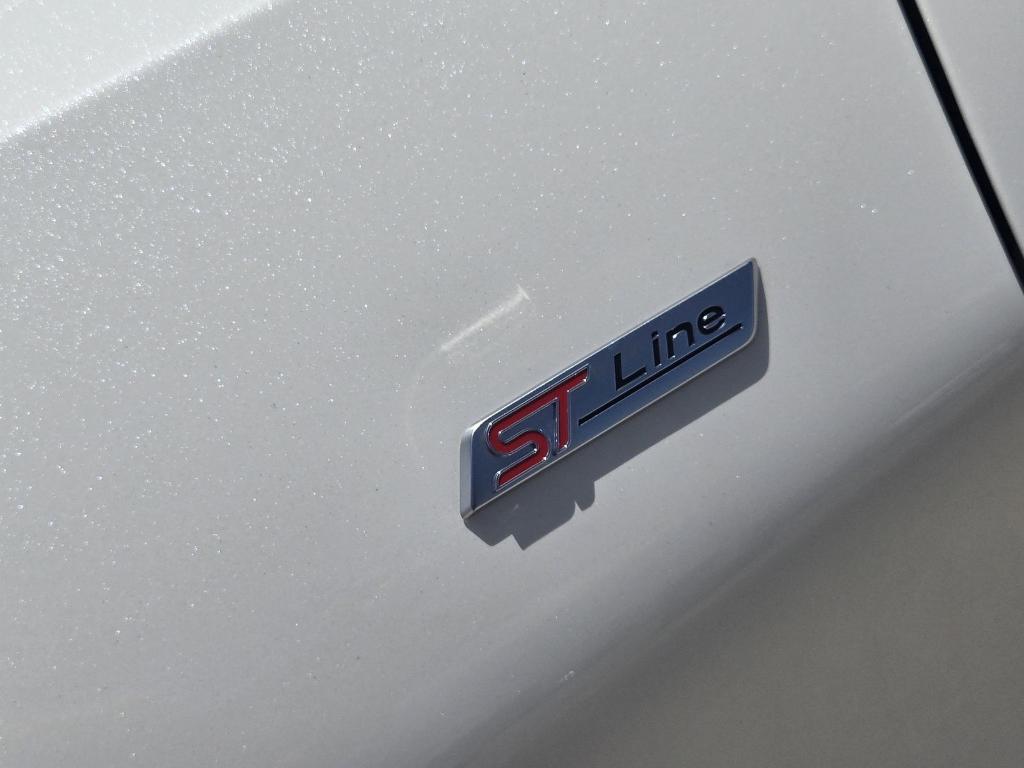 new 2025 Ford Explorer car, priced at $48,329