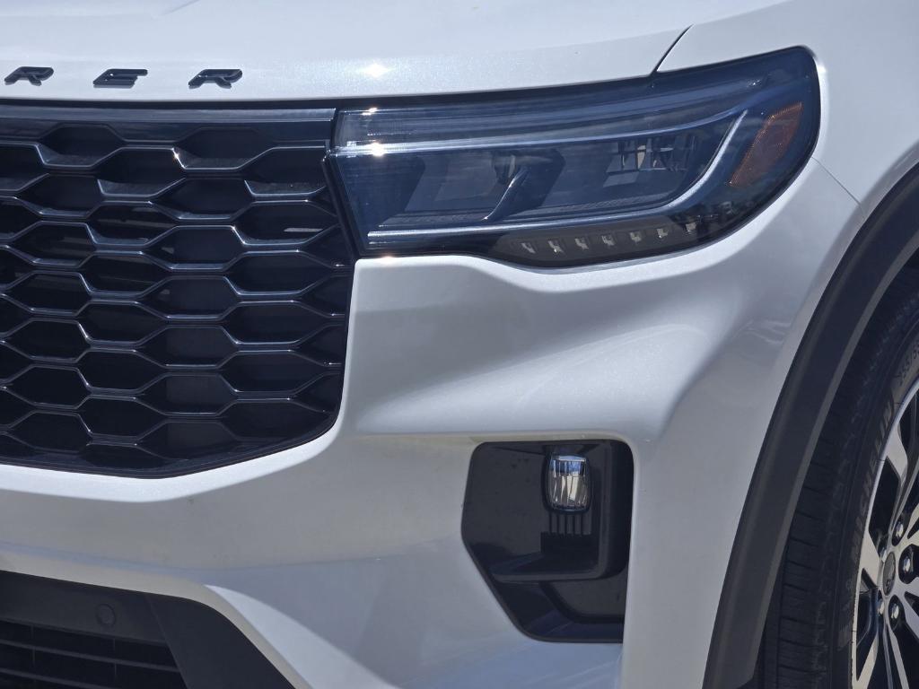 new 2025 Ford Explorer car, priced at $48,329