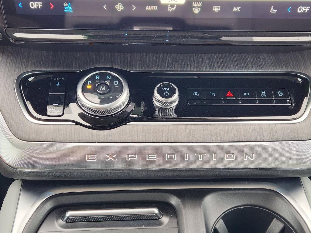 new 2025 Ford Expedition Max car, priced at $93,990