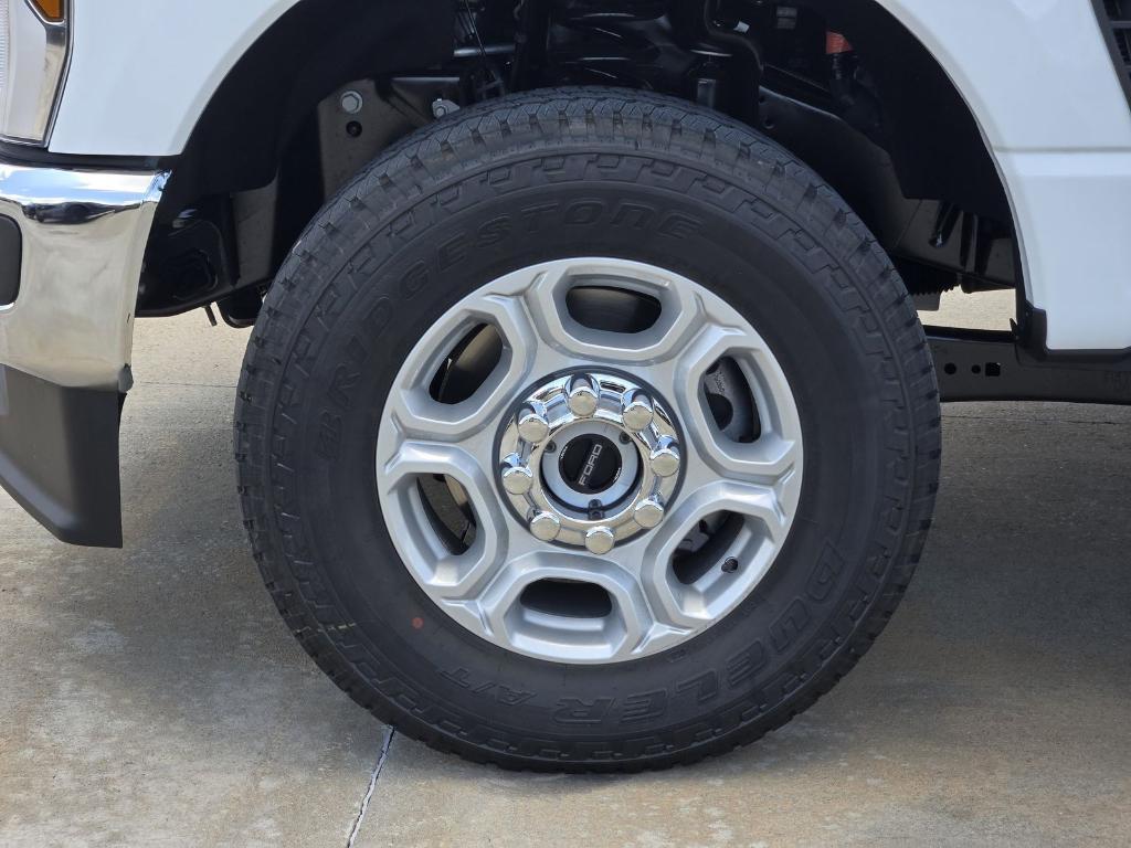 new 2025 Ford F-250 car, priced at $68,340