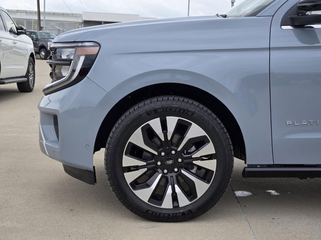 new 2025 Ford Expedition car, priced at $83,630