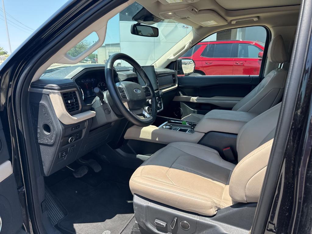 used 2024 Ford Expedition car, priced at $49,336