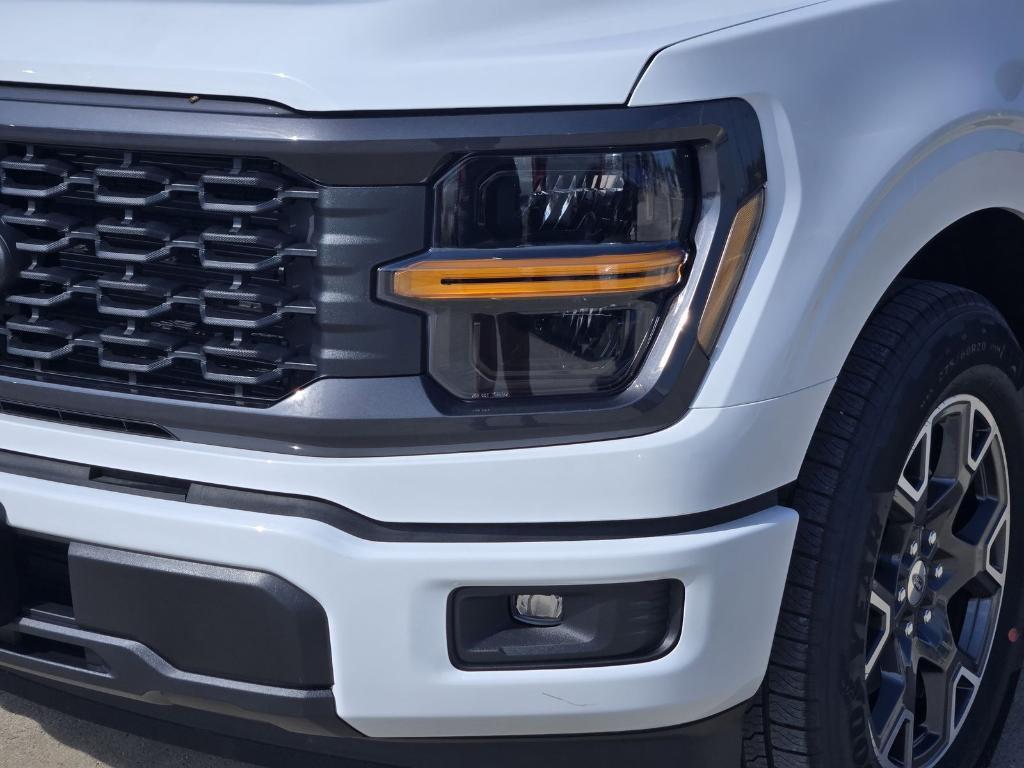 new 2025 Ford F-150 car, priced at $45,172
