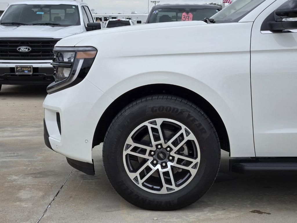 new 2025 Ford Expedition car, priced at $69,205