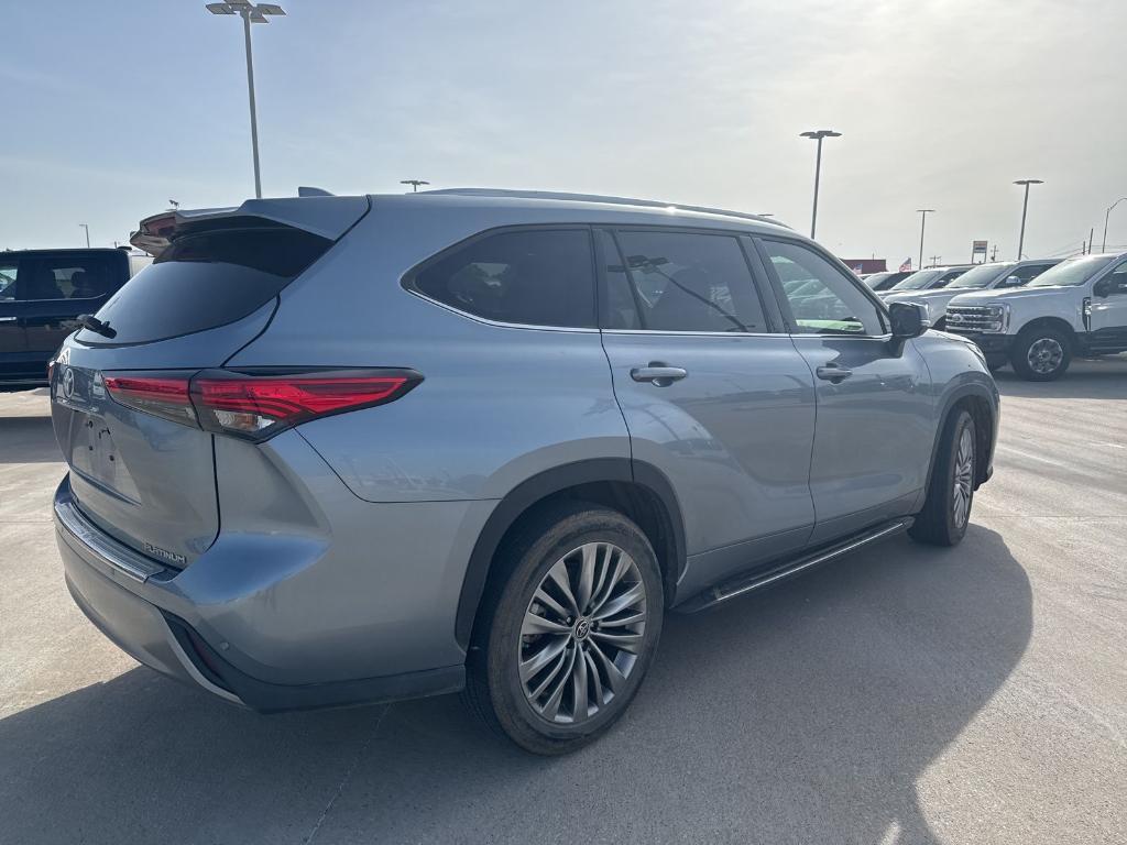 used 2020 Toyota Highlander car, priced at $36,843